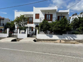Karagiozos Studios & Apartments